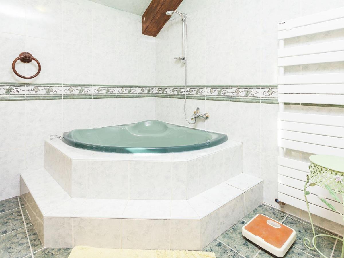 Charming Holiday Home With Pool Lavercantiere Luaran gambar