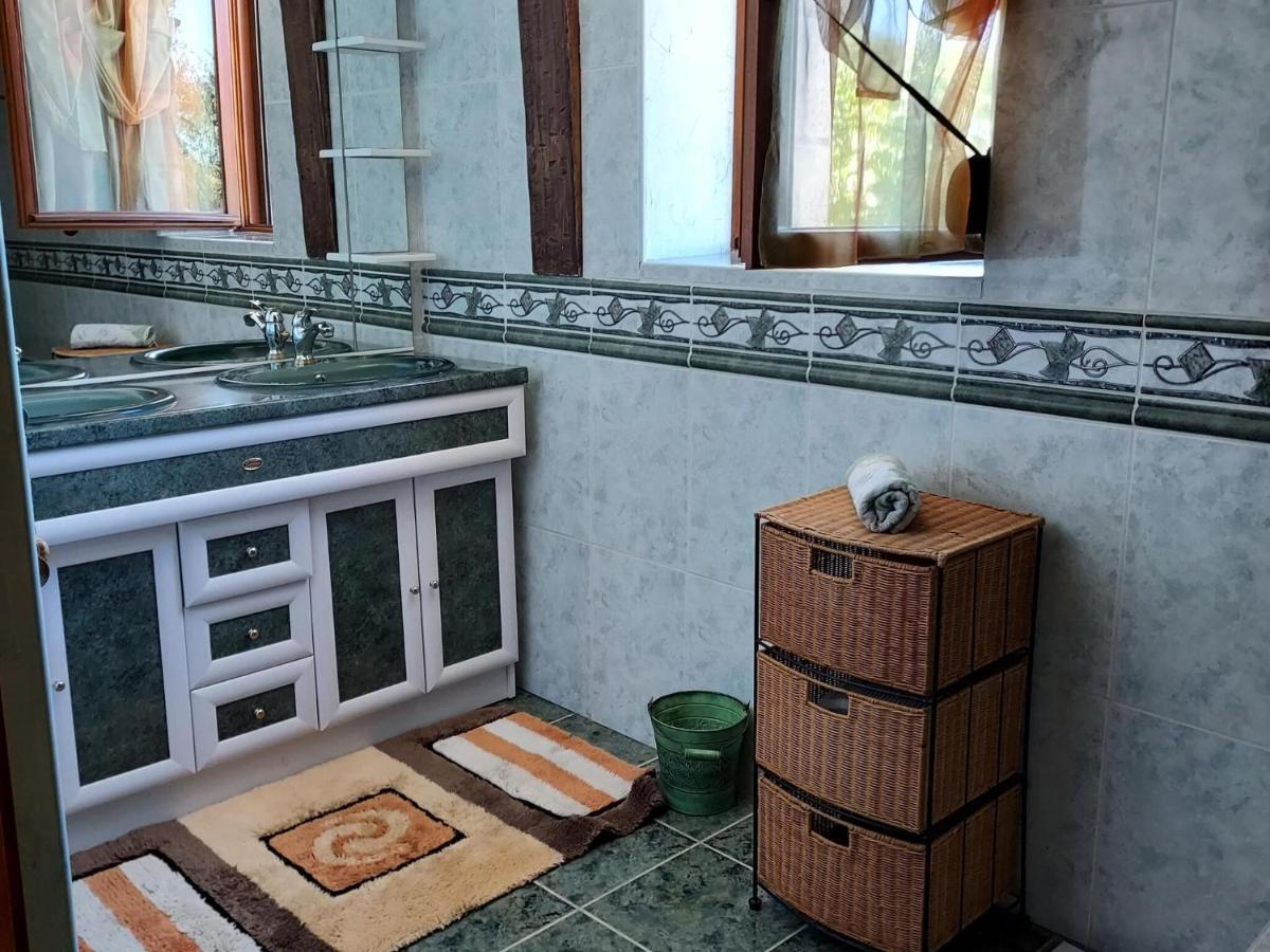 Charming Holiday Home With Pool Lavercantiere Luaran gambar