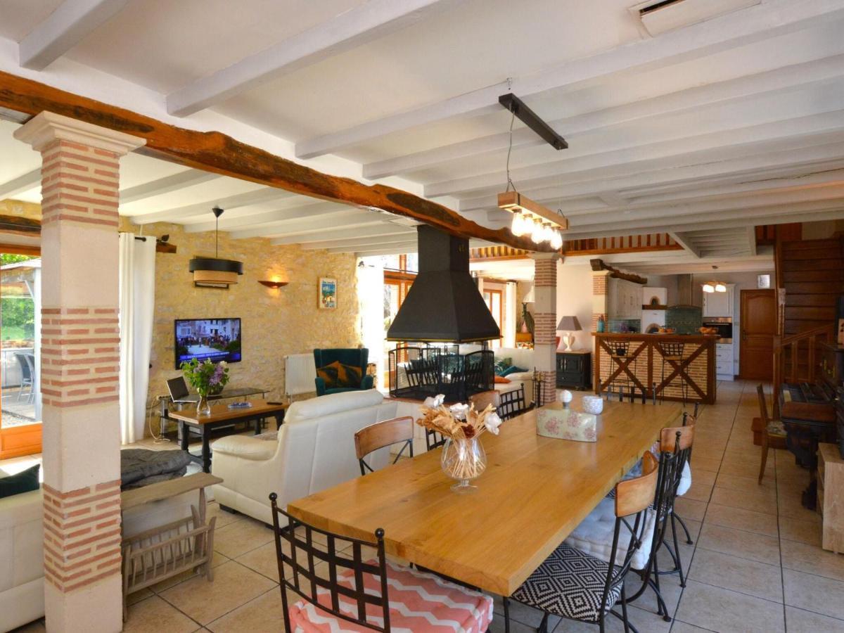 Charming Holiday Home With Pool Lavercantiere Luaran gambar