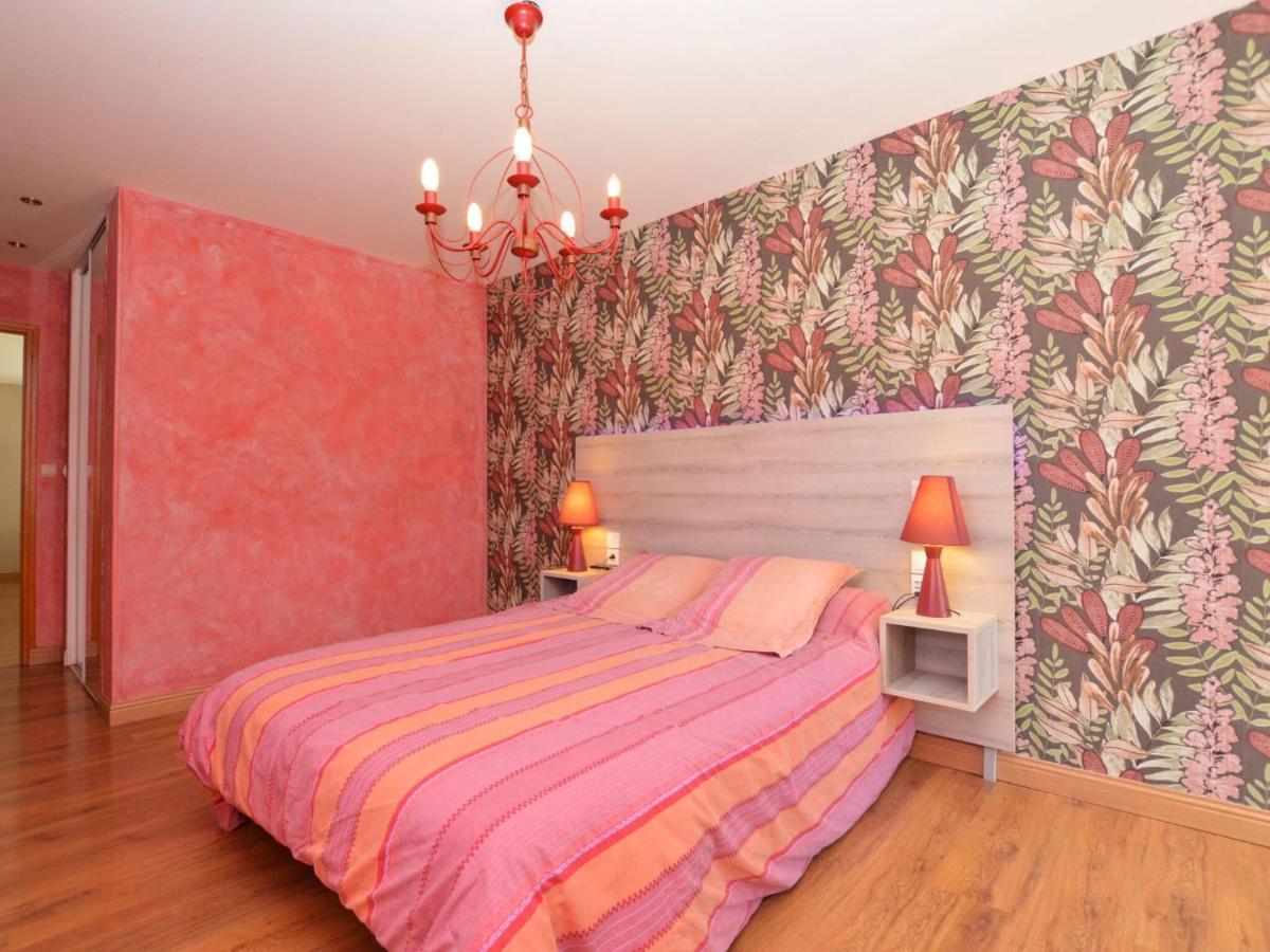 Charming Holiday Home With Pool Lavercantiere Luaran gambar