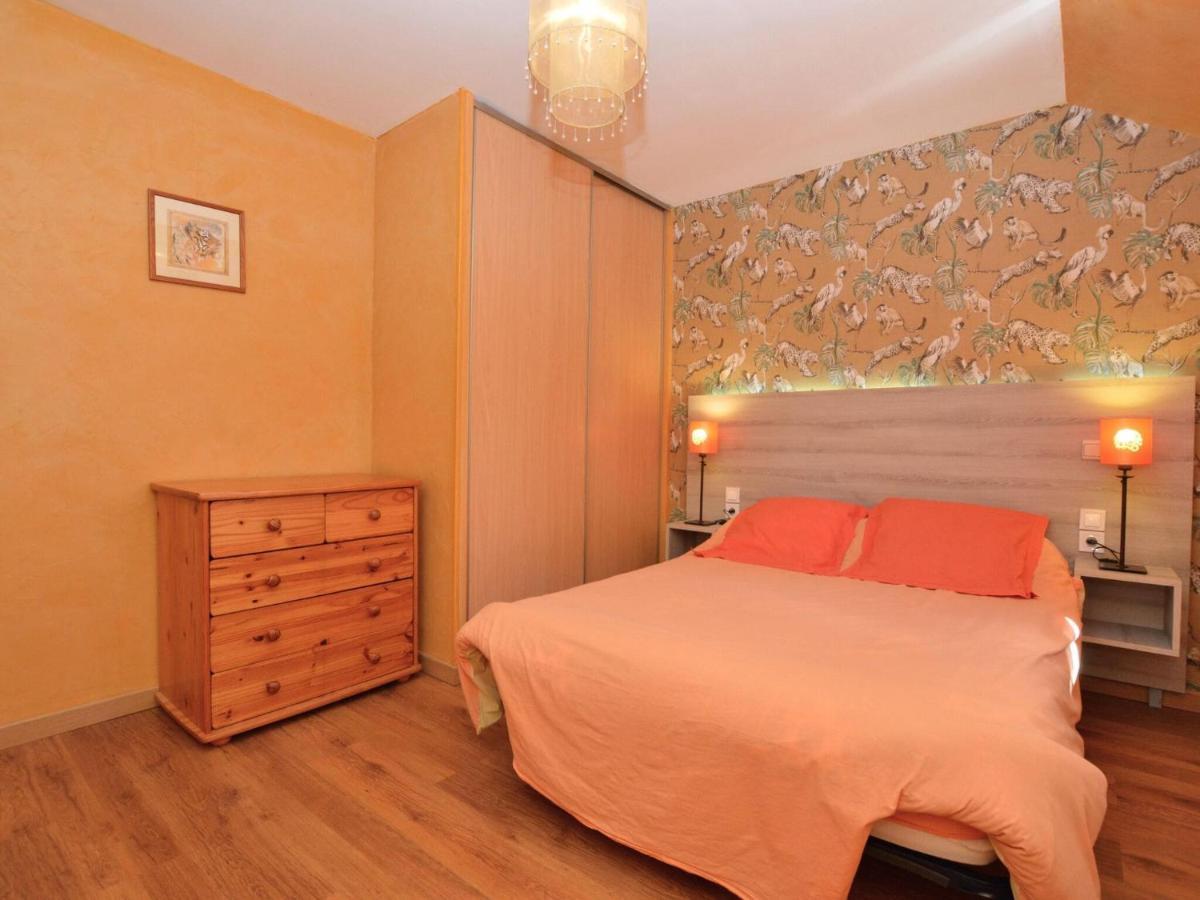 Charming Holiday Home With Pool Lavercantiere Luaran gambar